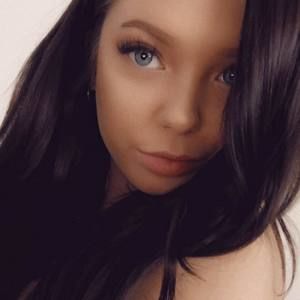 Meet your Posher, Ally